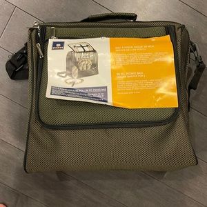 Stokes 28pc picnic bag for 4